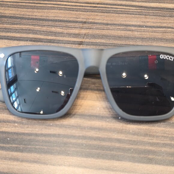 GUCCI Oversized Gray Transparent Sunglasses – Made in Italy | Unisex Designer Ey - Picture 9 of 9